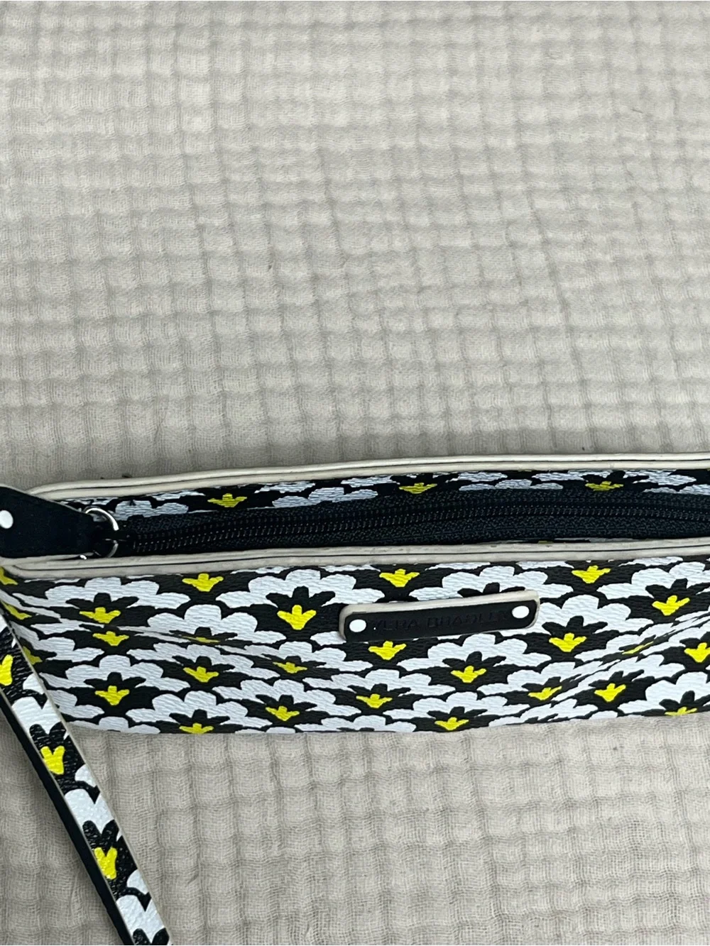 Vera Bradley compact vera